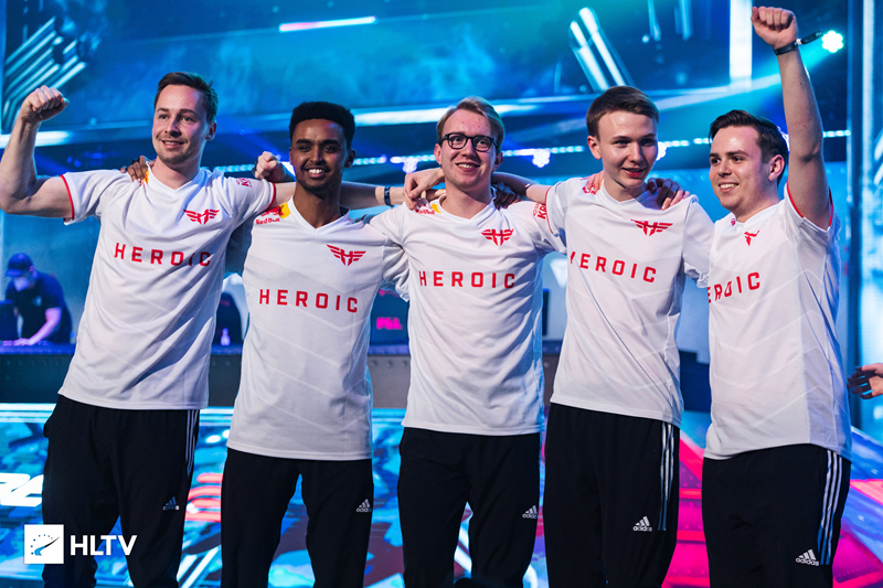 墨重彩的一 墨重彩的一