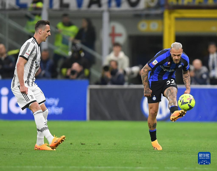 皇马对阵贝蒂斯的预计首发阵容。@diarioas 来源：Madrid Zone皇马对阵贝蒂斯的预计首发阵容。@diarioas 来源：Madrid Zone